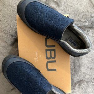 NWT JBU navy slip-on shoes, size 8